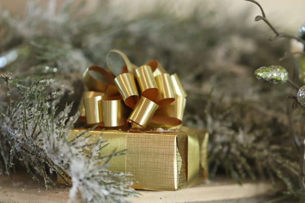 Last-Minute Holiday Gift Guide from Josephs Jewelers